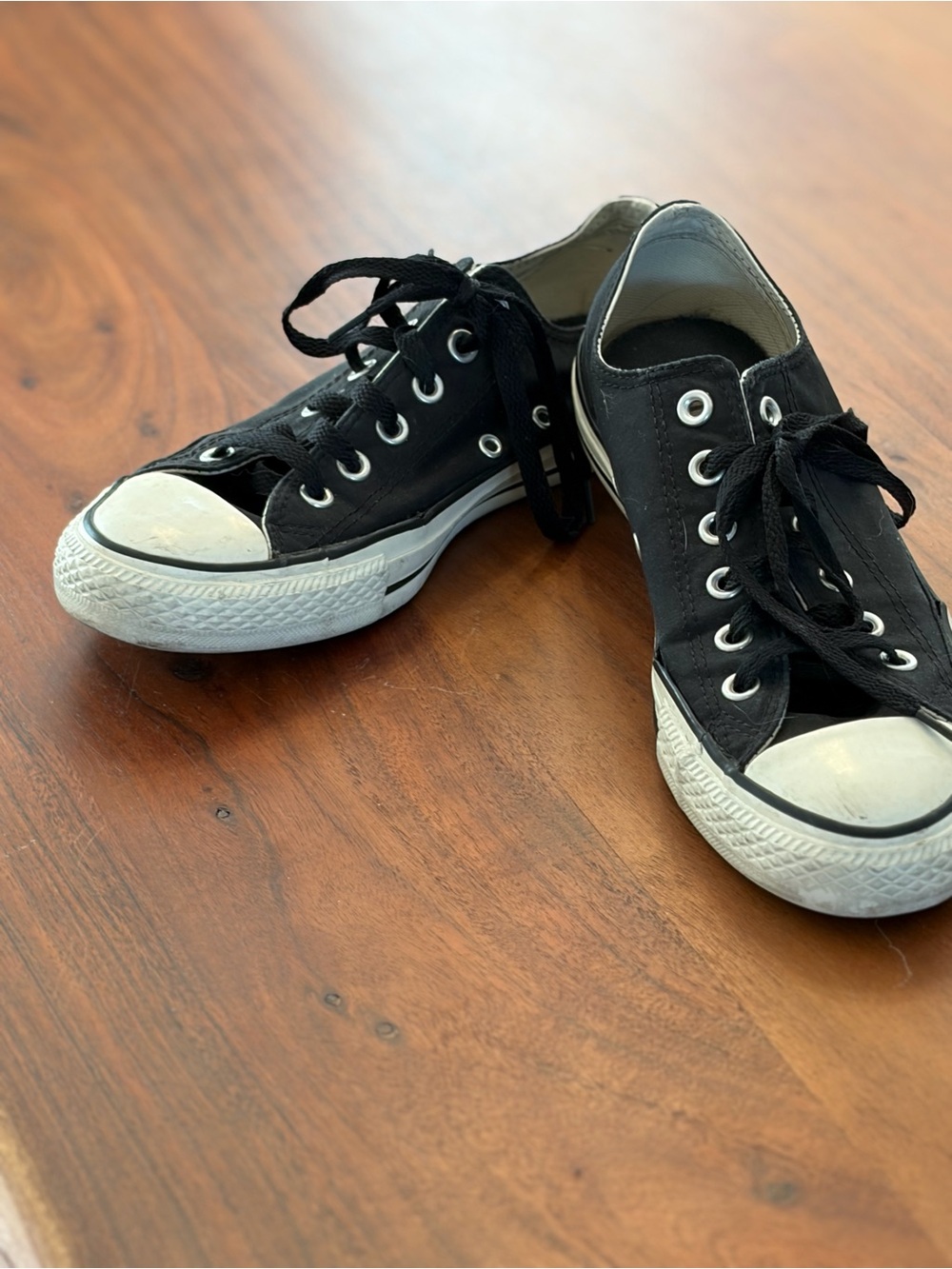 Converse All Star Black Low-Top Canvas Sneakers with White Toe Womens size 8
